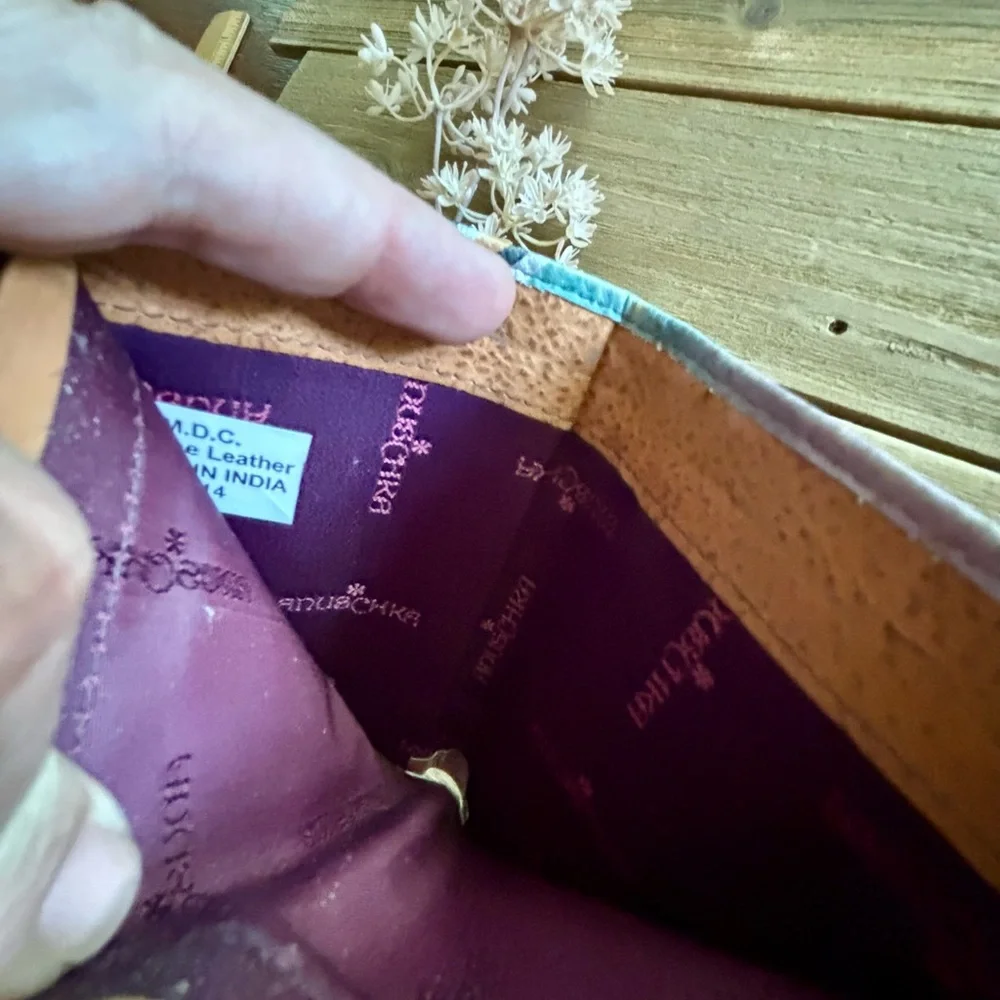 Artistic Anuschka leather hand painted wallet - Picture 8 of 16